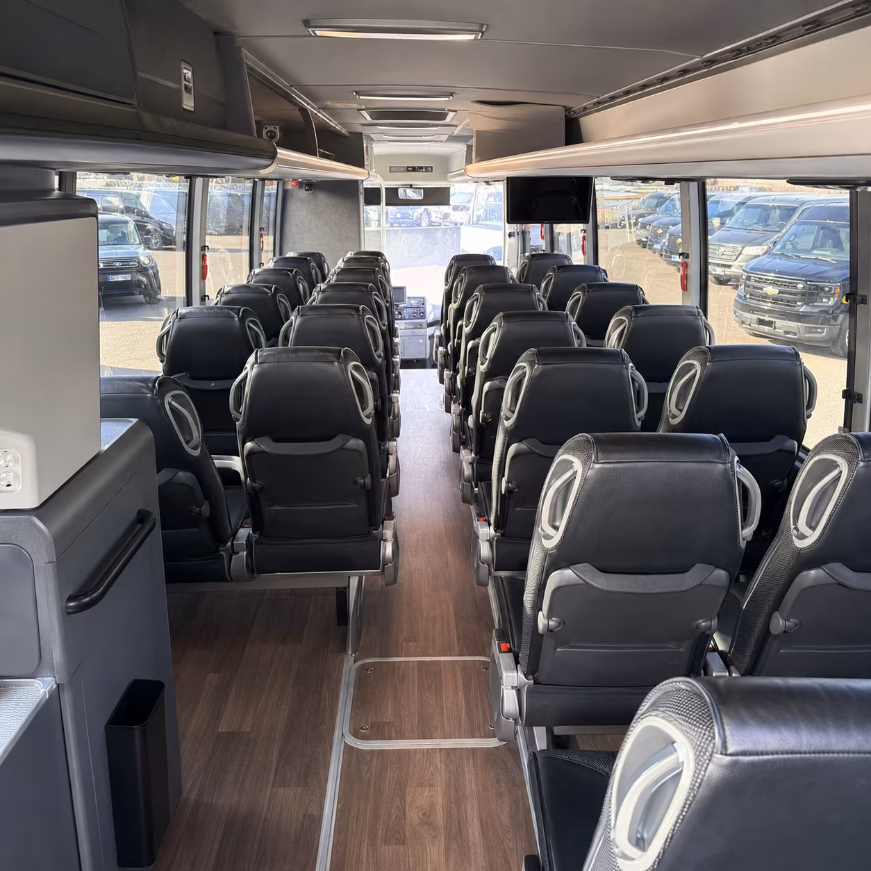 charter buses to hopkins vineyard and lake waramaug tasting rooms