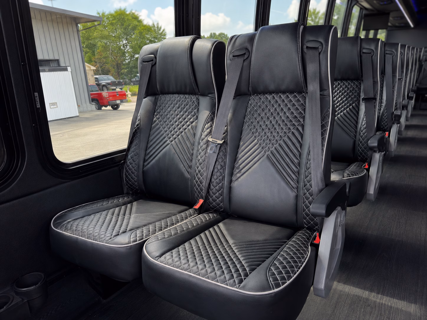 shuttle buses between waterbury hotels and your wedding venue