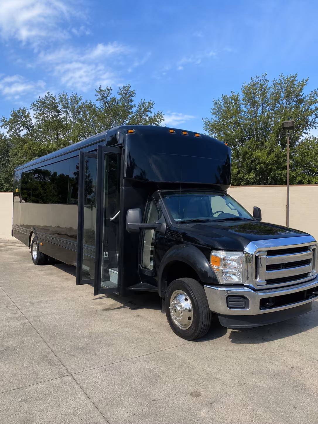 waterbury 20 passenger party bus