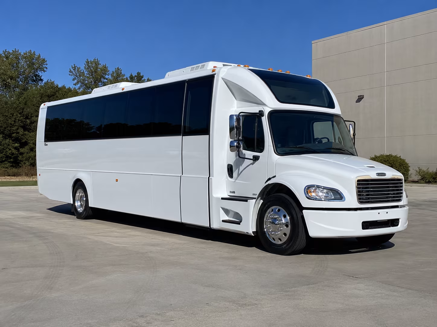 waterbury 28 passenger party bus